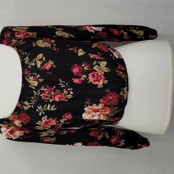 Ambaince Black,Burgundy Floral print open shoulder top. Juiner large - Picture 1 of 9